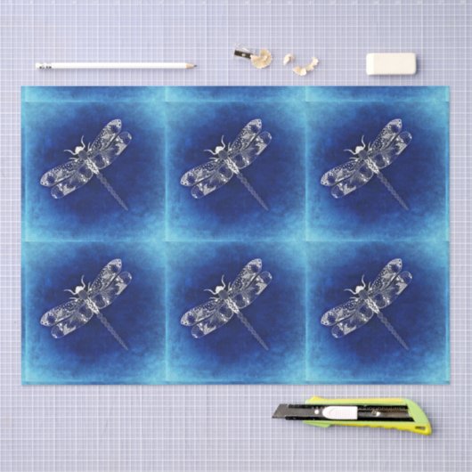 Dragonfly op blauw tissuepapier (Craft)