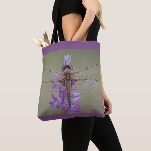 Dragonfly op Paarse ventilator Tote Bag (Dichtbij)