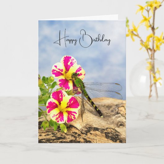 Dragonfly op Petunia Verjaardag Kaart (Gele Bloem)