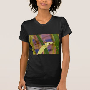 Dragonfly op regenblad t-shirt