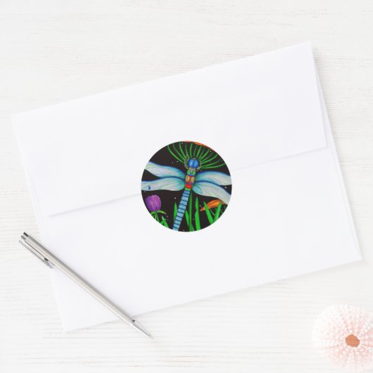 Dragonfly op Rest Ronde Sticker (Envelop)