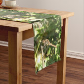 Dragonfly op Twig Table Runner Korte Tafelloper (Voorbeeld)