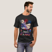 Dragonfly Proud American Flag Fireworks Happy 4th T-shirt (Voorkant volledig)