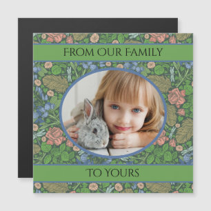 Dragonfly vliegt in een Engelse tuin