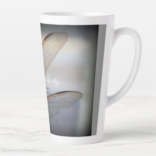 Dragonfly Wings Macro met Shakespeare Quote Latte Mok (Rechts)