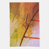 Dragonvlieg op Abstract draadhek Theedoek (Verticaal)