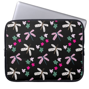 Dragonvliegen en bloemen op zwart laptop sleeve
