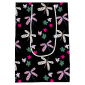 Dragonvliegen en bloemen op zwart medium cadeauzakje (Achterkant)