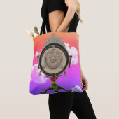 Draken en oude trom in de wolken tote bag (Dichtbij)