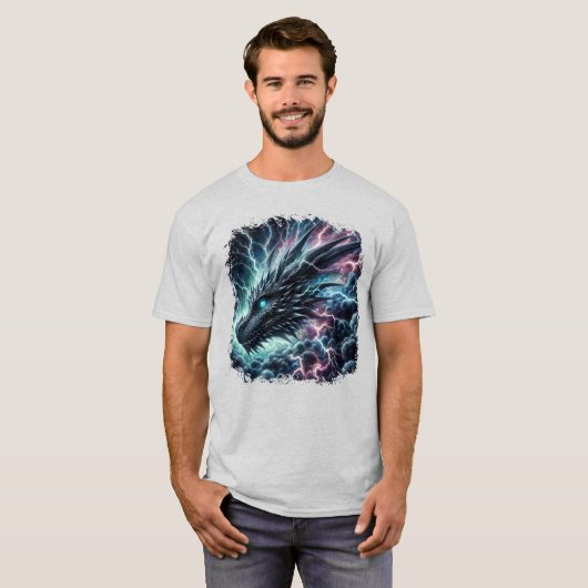 Drakenhoofd in een onweersbui met bliksem t-shirt (Voorkant volledig)