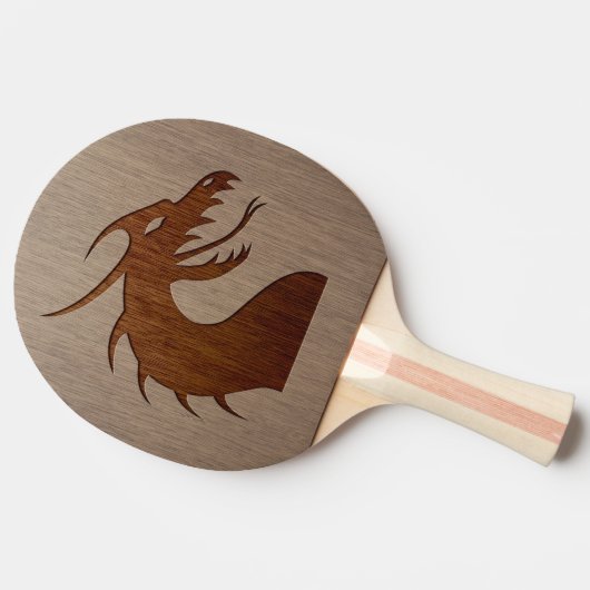 Drakenkop gegraveerd op houteffect tafeltennisbatje (Zijkant)