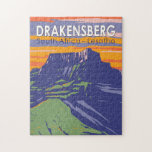 Drakensberg Zuid-Afrika Lesotho Travel Art Retro Legpuzzel<br><div class="desc">Drakensberg in een vectorkunststijl. De Drakensberg is het oostelijke deel van de Grote Escarpment,  die het centrale Zuid-Afrikaanse plateau omsluit.</div>