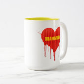 Drama Queen Dramarama bleeding heart Tweekleurige Koffiemok (Voorkant rechts)