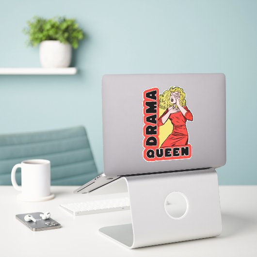Drama Queen, omdat alles me te veel opwindt Sticker (Laptop op bureau)