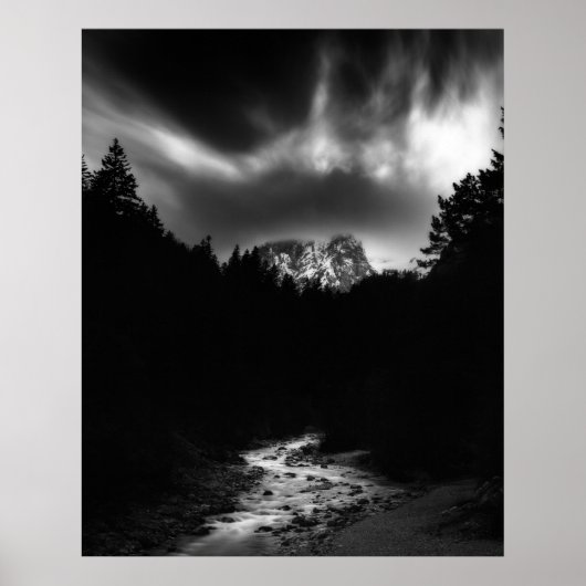 Dramatisch landschap van bergen en rivier poster (Voorkant)