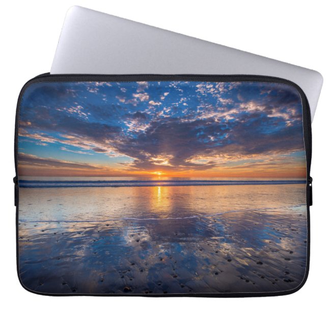 Dramatisch zeegezicht, zonsondergang, CA Laptop Sleeve (Voorkant)