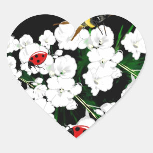 Dramatische bijenladybugs en witte bloemen op zwar hart sticker
