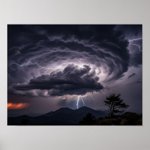 Dramatische bliksem boven bergtoppen poster