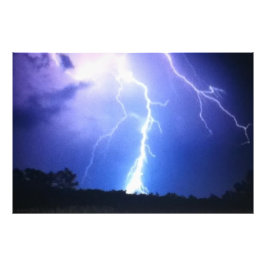 Dramatische bliksem boven bos foto afdruk