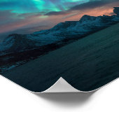 Dramatische Fjord Mountain Silhouetten met Aurora Poster (Hoek)