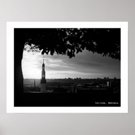 Dramatische foto van het silhouet van Tallinn in z Poster