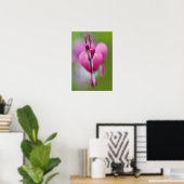 Dramatische kleur en vorm van gebroken hart poster (Thuiskantoor)