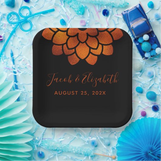 Dramatische koperventilator op zwarte bruiloft papieren bordje (Feest)