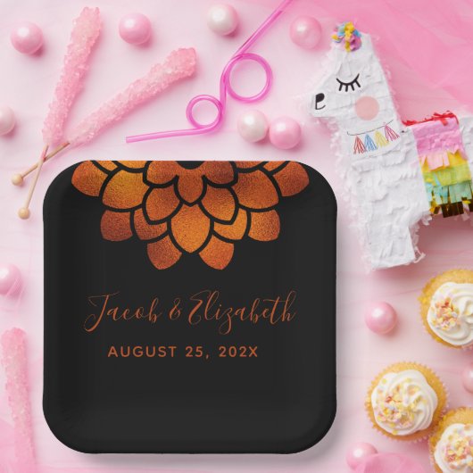 Dramatische koperventilator op zwarte bruiloft papieren bordje (Feest)