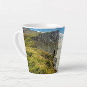 Dramatische Nordic Seascape Latrabjarg Cliffs Foto Latte Mok (Linkerhoek)