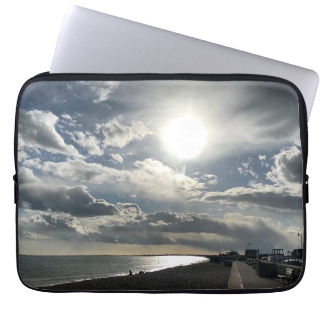 Dramatische oktober veeg over Hythe Bay Kent Laptop Sleeve (Voorkant)
