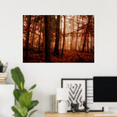 Dramatische rode wintersneeuwloze sneeuwbossen poster (Thuiskantoor)