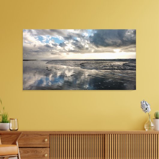 Dramatische Sky Beach Reflections Stretched Canvas (Insitu (Woonkamer))
