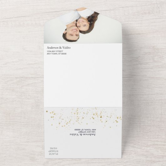 Dramatische White Rose Bouquet Photo Wedding All In One Uitnodiging (Buitenkant)