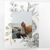 Dramatische zilveren bloemendrievoudige bruiloft u drieluik uitnodiging (Binnenzijde eerst)