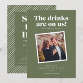 Drankjes Zijn Op Ons Grappige Huwelijk Opslaan de  Save The Date (Voorkant / Achterkant)