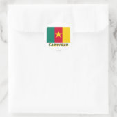 Drapeau Cameroun avec le nom en français Ronde Sticker (Tas)
