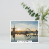 Drawbridge en windmolens bij zonsondergang in Nede Briefkaart (Staand voorkant)