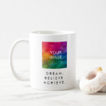 Dream Believe Succes Aangepaste Tekst Citaat Koffiemok<br><div class="desc">Custom Succes Quote Text Dream Believe Bereiken Sjabloon Trendy Elegant White Classic Coffee Mok.</div>
