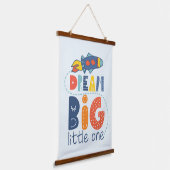 Dream Big Little One Rocket Hangend Wandkleed (Gebogen)