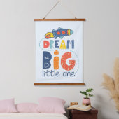 Dream Big Little One Rocket Hangend Wandkleed (Slaapkamer)