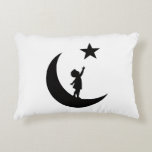 Dream Chaser Cute Minimalist Moon and Star Design Accent Kussen<br><div class="desc">Bring imagination to life with this enchanting minimalist design of a child reaching for a star while standing on the moon. Perfect for kids’ t-shirts, pajamas, towels, and nursery accessories, this artwork inspires dreams, courage, and curiosity. Its clean silhouette fits beautifully on both light and dark fabrics, making it ideal...</div>