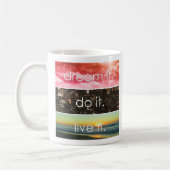 Dream dat het het Motivatie citaat van het Levende Koffiemok (Links)