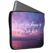 Dream it do it citate Paarse Ocean Sunset Photo Laptop Sleeve (Voorkant Rechts)