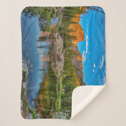 Dream Lake Landscape Sherpa Deken (Voorkant)