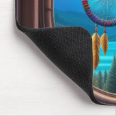 Dreamcatcher in venster met uitzicht op de bergen muismat (Hoek)