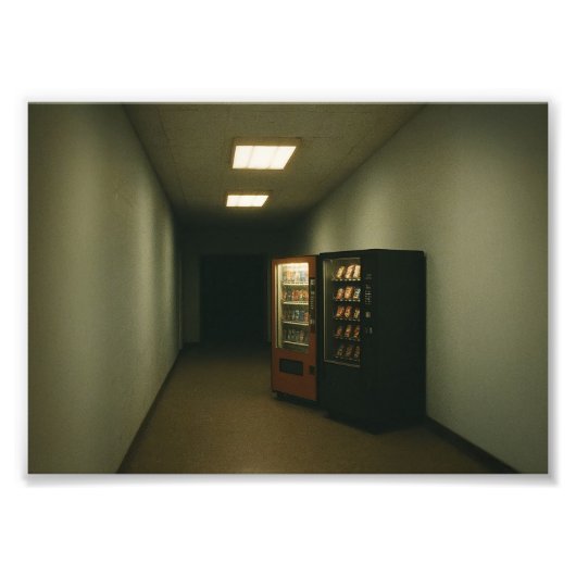 Dreamcore Liminal gang met automaat Foto Afdruk (Voorkant)