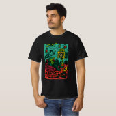 Dreams on Rewind – Surreal Retro Alligator TV Art T-shirt (Voorkant volledig)