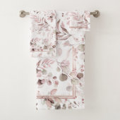 Dreamweaver Foliage Pattern Blush ID817 Bad Handdoek (Insitu)