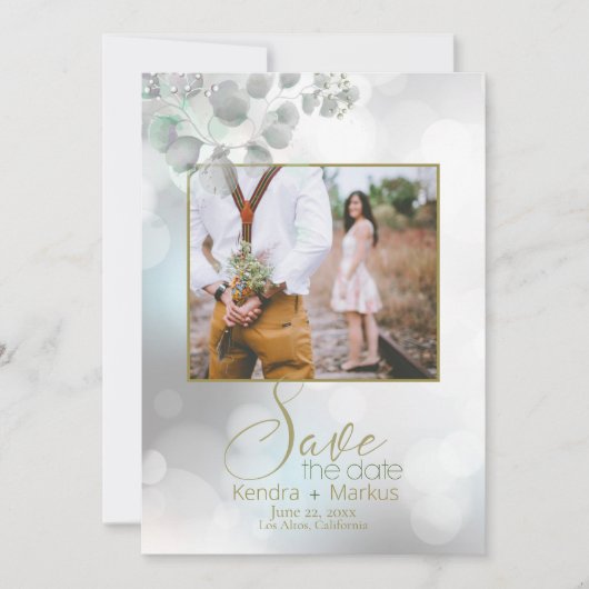 Dreamy Bokeh en Eucalyptus Foliage Save the Date Kaart (Voorkant)