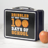 Dribbelde mijn weg door 100 dagen schoolbasketbal (In situ)